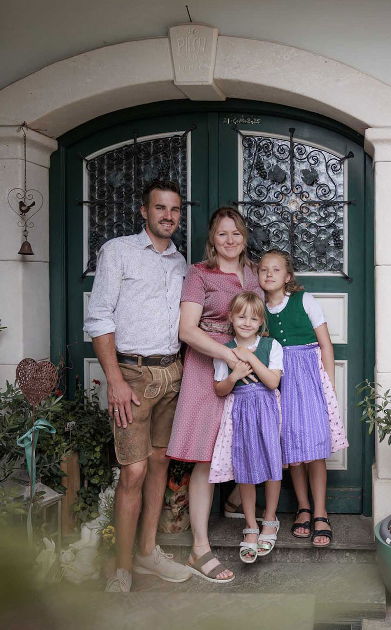 Familienbetrieb Strablegg-Leitner aus der Südsteiermark - Weinhof und Buschenschank