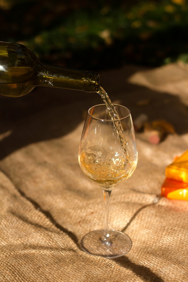 So viel Kalorien hat Weiß Wein