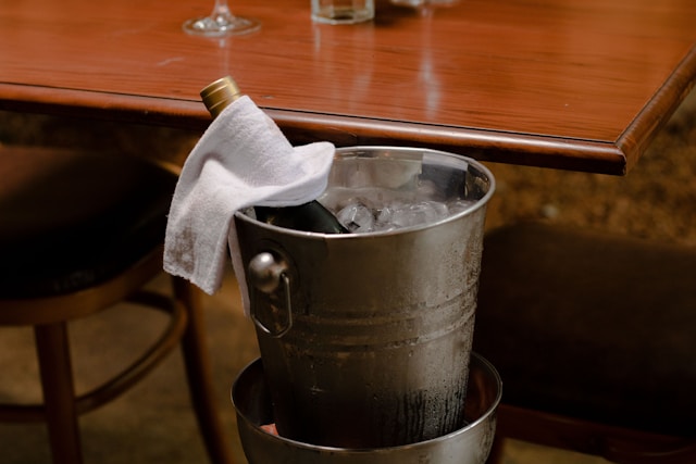 Wein Temperatur in einem Eiseimer