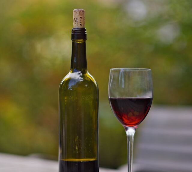 Wie lange ist geöffneter Wein haltbar